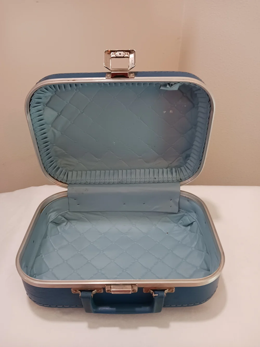 Vintage Child's Suitcase – 'I'm Going to Grandma's'